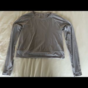 Lulu lemon runners cropped long sleeve with thumb holes.